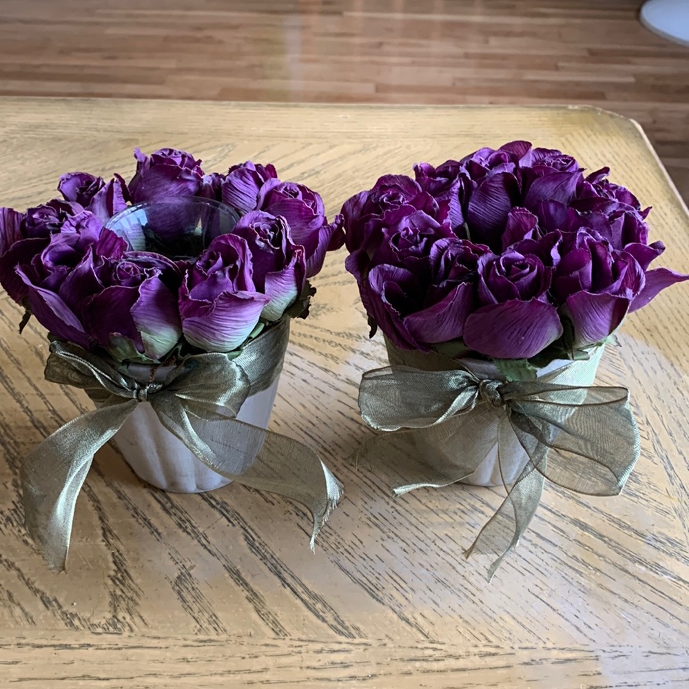 Two artificial flower pot